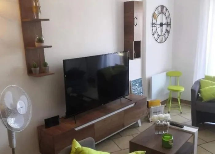 Vue Les Hameaux De A 普罗普里亚诺