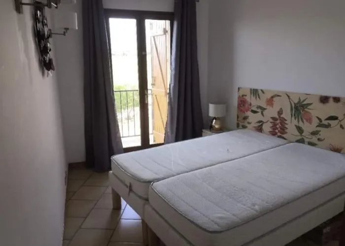 Vue Les Hameaux De A